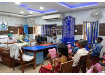 ‘বাংলা আবাস যোজনা’র টাকা পেয়েও বাড়ি তৈরির কাজ শুরু না করা উপভোক্তাদের বিরুদ্ধে কড়া পদক্ষেপ নেওয়া শুরু করলো প্রশাসন