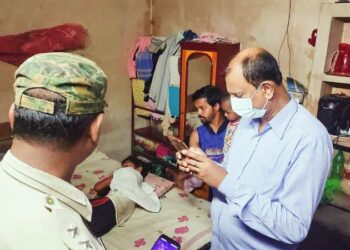 বোমাকে বল ভেবে খেলতে গিয়ে বিস্ফোরণে আহত কালিয়াচকের দুই কিশোর