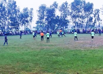 মহালয়া উপলক্ষে প্রদর্শনী ফুটবল ম্যাচ  ভাতারের রামচন্দ্রপুরে