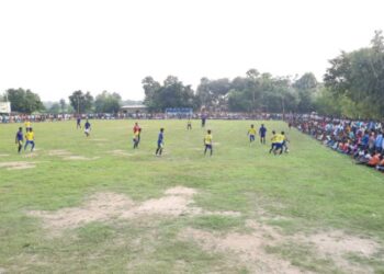 গলসিতে নক আউট ফুটবল টুর্নামেন্টের উদ্বোধনী ম্যাচে বিজয়ী ভাতারের উদয়াচল ক্লাব