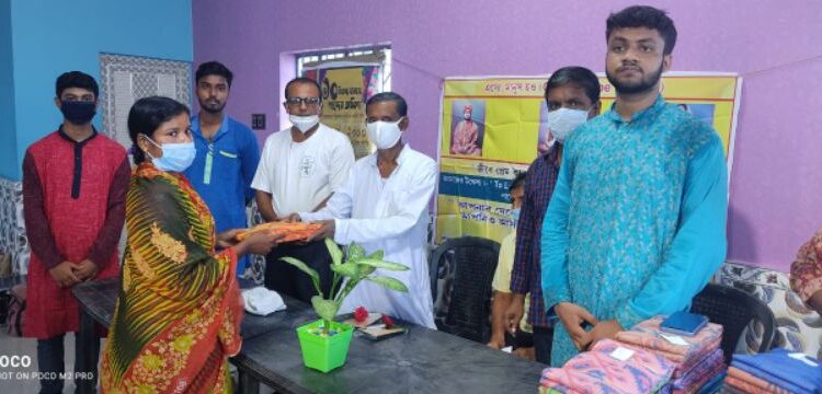 ‘১০ টাকার বাজার, পছন্দের অধিকার’, শারোদৎসবে অভিনব প্রয়াস পড়ুয়াদের