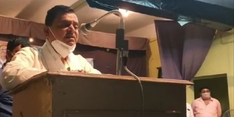 ’দুয়ারে শিক্ষক“ শীর্ষক অনুষ্ঠানে যোগ দিয়ে শিক্ষকদের মানবিকতা ও মাতৃভক্তির পাঠ দিলেন মন্ত্রী স্বপন দেবনাথ