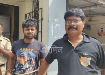 ভাতারে প্রৌঢ়ের রক্তাক্ত মৃতদেহ উদ্ধারের ঘটনায় গ্রেফতার যুবক