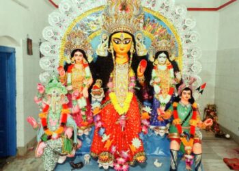 মহিষাসুরমর্দিনী নয়, বরাভয়দায়িনী রূপে পূজিতা হন কাইগ্রামের মা অভয়া