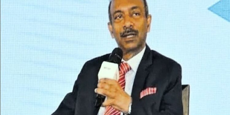 প্রধানমন্ত্রীর উপদেষ্টা নিযুক্ত হলেন প্রাক্তন মানবসম্পদ ও তথ্য সম্প্রচার সচিব অমিত খারে