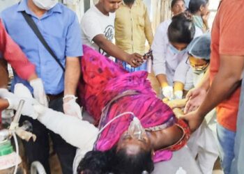 দুবরাজপুরে পথ দুর্ঘটনায় আহত বাইক আরোহী মহিলা