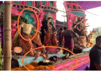 বাংলাদেশে ফেসবুকে গুজব ছড়িয়ে দূর্গাপূজো মন্ডপে হামলা,মুর্তি ভাঙচুর, গুলি বিদ্ধ হয়ে মৃত ৩