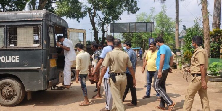 ভাতারে বাজি ফাটানোকে কেন্দ্র করে সংঘর্ষ, গ্রেফতার সিভিক ভলেন্টিয়ার সহ ৭