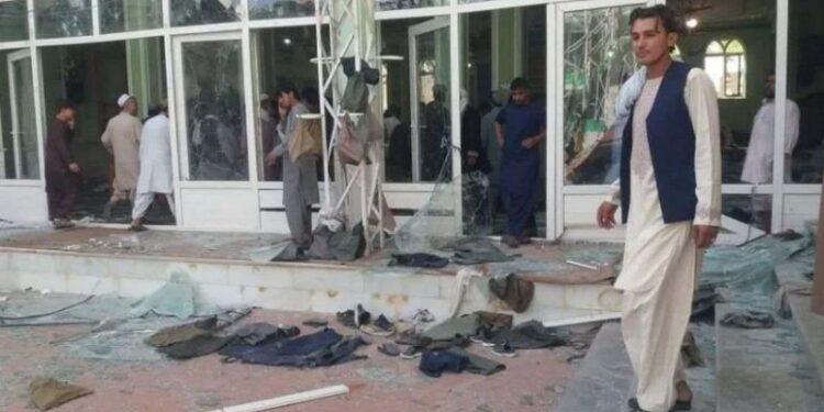 কান্দাহারে শিয়া মসজিদে আত্মঘাতী বিস্ফোরণ, মৃত ৩২, গুরুতর জখম ৪০