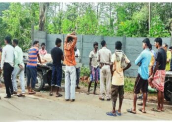 ভাতারে গ্রামবাসীদের তৎপরতায় সরকারি জায়গা জবরদখল রুখল পুলিশ