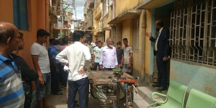 মালদা শহরে মেসের ঘর থেকে কলেজ পড়ুয়ার ঝুলন্ত দেহ উদ্ধার, চাঞ্চল্য