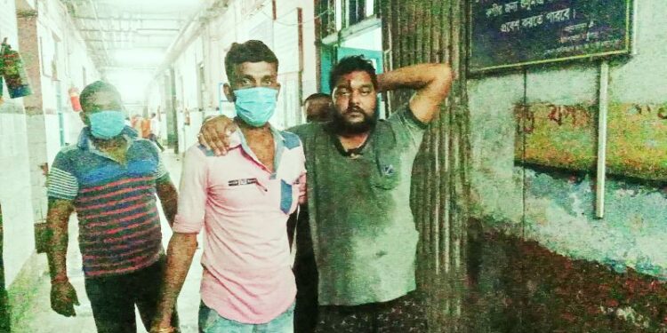 মালদায় লরি চালককে মারধর করে লুটপাটের অভিযোগ টোটো চাললকের বিরুদ্ধে