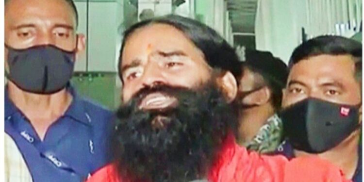 টি ২০ বিশ্বকাপে ভারত-পাকিস্তানের ম্যাচকে ‘রাষ্ট্রধর্ম’-এর বিরুদ্ধে বলে মন্তব্য করলেন বাবা রামদেব