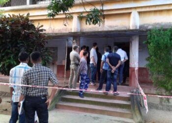 দুঁধে পুলিশ অফিসার, সিআইডি ও ফরেন্সিক দল তদন্তে নামলেও জট কাটছে না রায়নায় ব্যবসায়ী খুনের ঘটনার তদন্তে