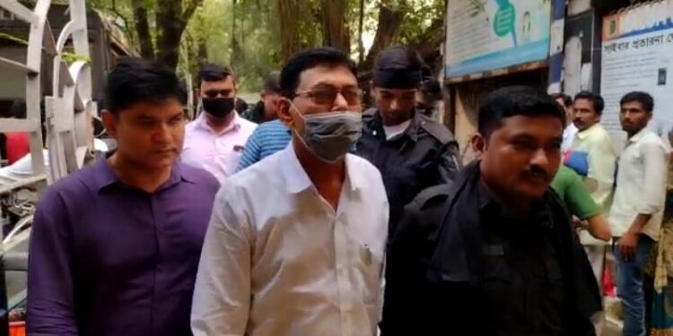 চোর সন্দেহে আদিবাসী শিক্ষককে মারধর, গ্রেফতার অভিযুক্ত তৃণমূল নেতা