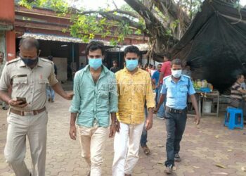 কাটোয়ায় নিষিদ্ধ সিরাপসহ ধৃত ভিন রাজ্যের দুই দুষ্কৃতি