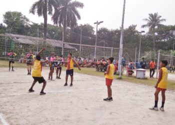 রাজ্যস্তরের মিনি ভলিবল লিগের কোয়ার্টার ফাইনালে পৌঁছল কাটোয়ার ভারতী সংঘ