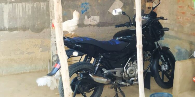 ভাতারে সাংবাদিকের বাড়ি থেকে বাইক চুরি