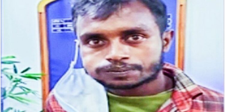 দূর্গাপূজো মণ্ডপে কোরান রাখার কথা কবুল করল ইকবাল হোসেন