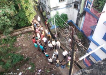 বিষ্ণুপুরে বাড়ির সামনে ব্যক্তির ক্ষতবিক্ষত দেহ উদ্ধার, চাঞ্চল্য