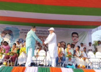 ভাতার এমপি হাইস্কুলের মাঠের নামকরন দলনেত্রীর নামে করার প্রস্তাব স্বপন দেবনাথের, বিরোধিতায় সিপিএম ও বিজেপি