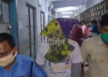 বর্ধমান আদালতে আত্মসমর্পণ করলো বড় বাজারের ব্যবসায়ী সব্যসাচী মণ্ডলকেখুনের ঘটনার অভিযুক্ত খুড়তুতো ভাই