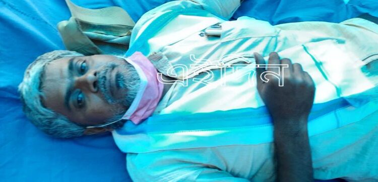 ৫২ বার রক্তদান করে নজির সৃষ্টি চল্লিশোর্দ্ধ কৃষকের