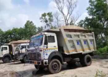 বালি পাচারের অভিযোগে গ্রেপ্তার ৪ লরি চালক, বাজেয়াপ্ত লরি