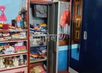 কাটোয়ায় দিনদুপুরে বাড়িতে দুঃসাহসিক চুরি,গহনা-নগদ-বাসনপত্র নিয়ে চম্পট দিল দুষ্কৃতি