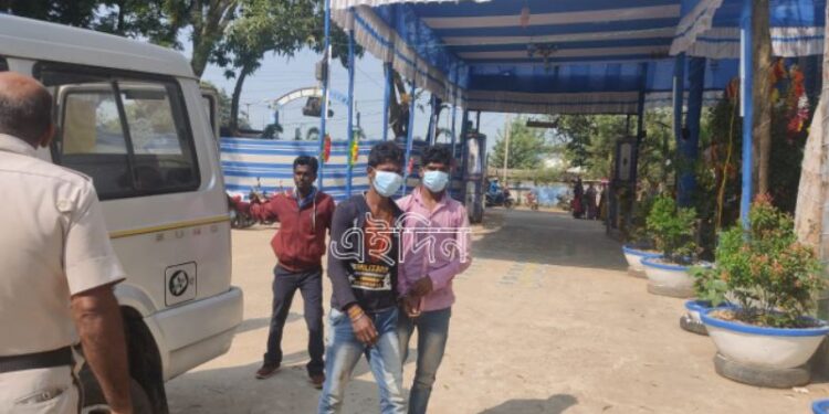 ভাতারে পোলট্রি ফার্মের সুপারভাইজারকে মারধরের অভিযোগে ধৃত ৩