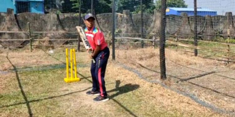 ভারতীয় দলের হয়ে ক্রিকেটের ময়দানে নামার সূযোগ পেল ঘুগনি বিক্রি করে সংসার চালানো ভাতারের কন্যা শ্রীলেখা