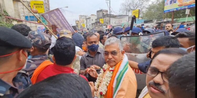 বিএসএফের গুলি চালানোর প্রতিবাদ করা নিয়ে উদয়ন গুহকে বেনজির ভাষায় আক্রমণ করলেন দিলীপ