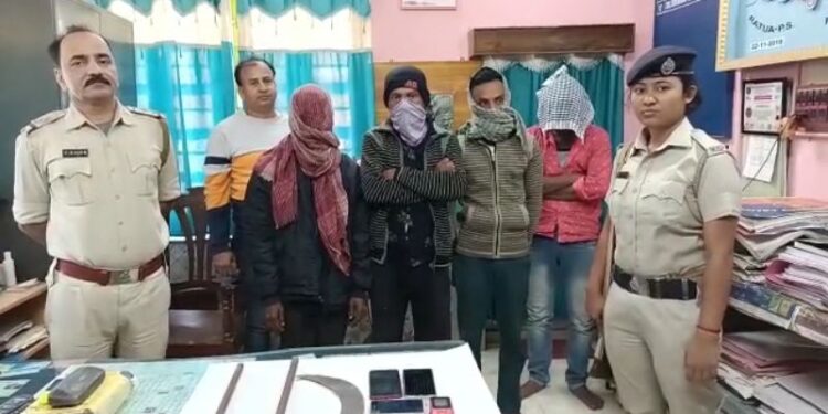 চাঁচলে ডাকাতির আগে গ্রেফতার ৪ দুষ্কৃতি, উদ্ধার অস্ত্রসস্ত্র