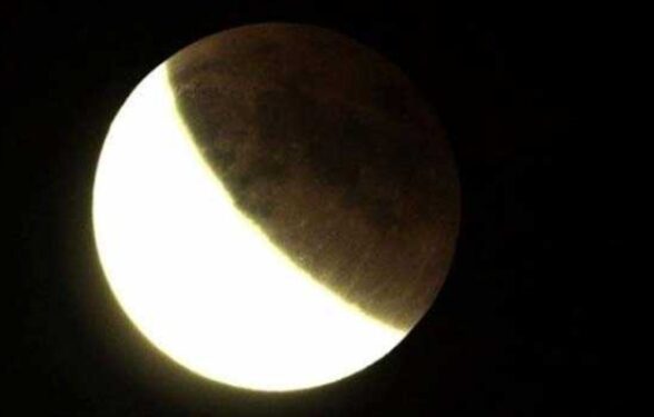 আজ বছরের শেষ চন্দ্রগ্রহণ দেখতে চলেছে বিশ্ববাসী