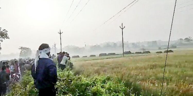 আউশগ্রাম ছেড়ে বাঁকুড়ায় ঢুকল বুনো হাতির দল, ক্ষতির মুখে পাত্রসায়ের ও  সোনামুখীর বেশ কিছু কৃষক