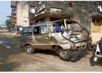 ভাতারে রাস্তার পাশে দাঁড়িয়ে থাকা প্রৌঢ়কে পিষে দিল বেপরোয়া গতির মারুতি