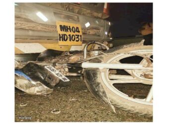 বর্ধমানে কন্টেনারের ধাক্কায় মৃত্যু বাইক আরোহীর