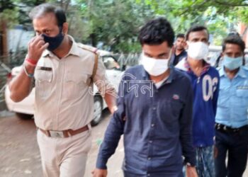 পূর্ব বর্ধমানের মঙ্গলকোটের স্কুলে ১৩ কম্পিউটার চুরির অভিযোগে গ্রেফতার ওই স্কুলেরই কম্পিউটার শিক্ষক