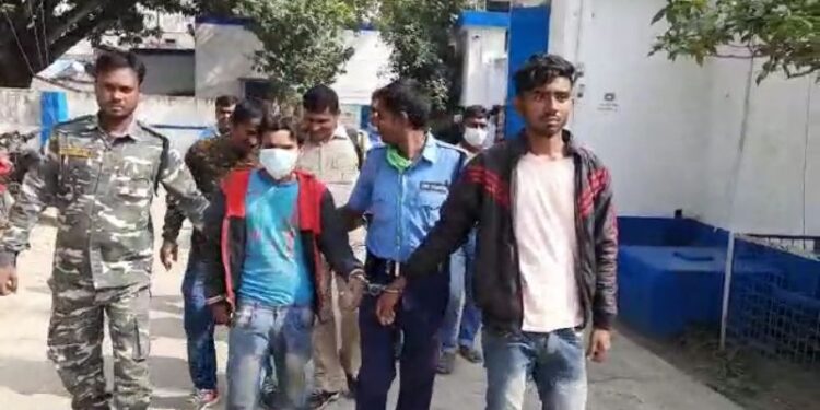 মানিকচকে ব্রাউন সুগারসহ ধৃত ২ যুবক