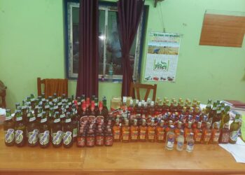 বাড়িতে বেআইনি ভাবে মদ মজুত করে বিক্রির অভিযোগে গ্রেপ্তার ব্যবসায়ী