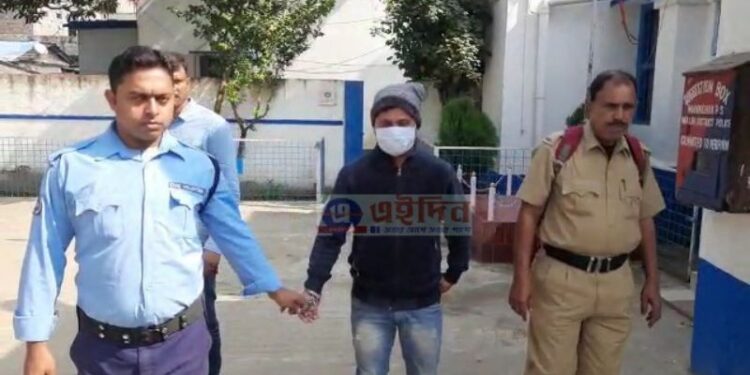 মানিকচকে গ্রেফতার জাল আধারকার্ড চক্রের পান্ডা