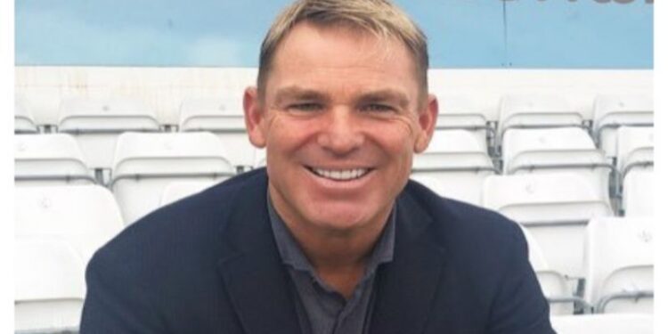 ছেলেকে নিয়ে বাইকে চড়ে যাওয়ার পথে দূর্ঘটনার কবলে শেন ওয়ার্ন