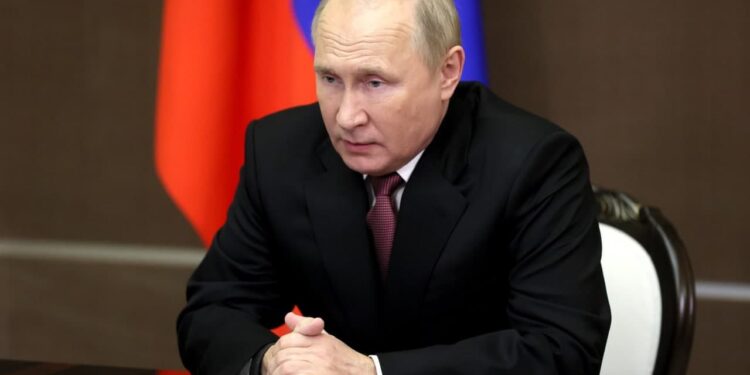 আগামী বছরের প্রথম দিকে রাশিয়ার  ইউক্রেন আক্রমনের আশঙ্কা আমেরিকার