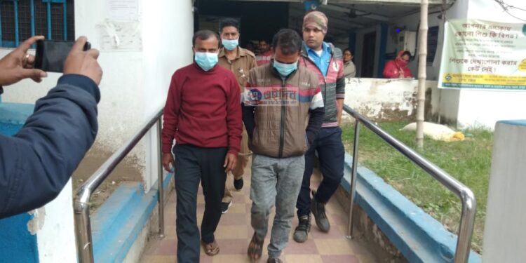 বিভিন্ন রাসায়নিক মিশিয়ে ভেজাল সরষের তেল তৈরির ডেরার পুলিশের হানা, গ্রেফতার ৩, উদ্ধার প্রচুর ভেজাল সরষের তেল