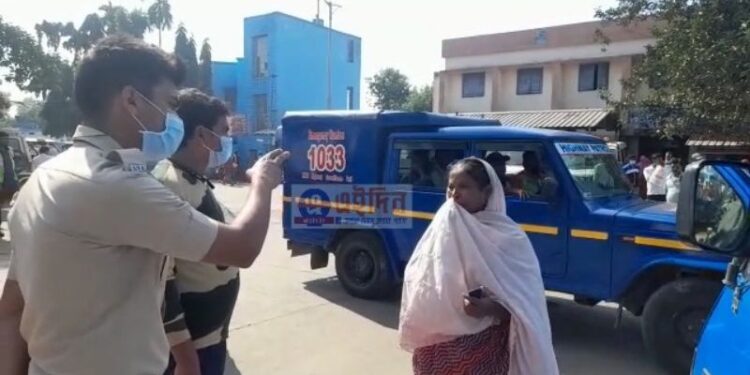 মালদা মেডিকেল কলেজ হাসপাতালে কেপামারির শিকার দুই মহিলা