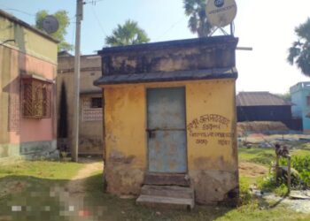 বিপুল অঙ্কের বিদ্যুৎ বিল বকেয়া থাকায় সংযোগ বিচ্ছিন্ন করল দপ্তর, অথৈ জলে পূর্ব বর্ধমান জেলার ভাতারের সরকারি জল প্রকল্পের ১২ টি পাম্পের ভবিষ্যৎ