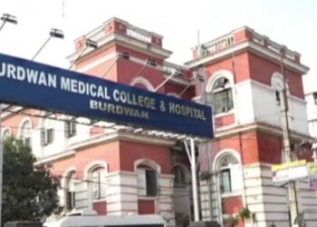 উত্তরবঙ্গ ও দক্ষিণবঙ্গের বহু হাসপাতালের বেড সংখ্যা বৃদ্ধি ও পরিকাঠামোগত উন্নতির সিদ্ধান্ত নিল রাজ্যের স্বাস্থ্য দফতর