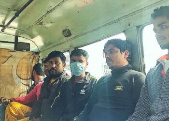 ইংরেজবাজারে আধ কুইন্টাল গাঁজাসহ গ্রেফতার ৫ দুষ্কৃতি