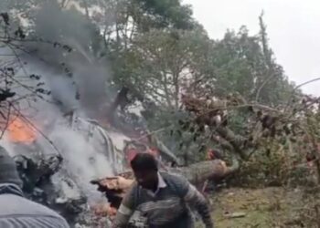 তামিলনাড়ুতে দূর্ঘটনার কবলে সিডিএস বিপিন রাওয়াতের কপ্টার, বেশ কয়েকজনের মৃত্যুর আশঙ্কা