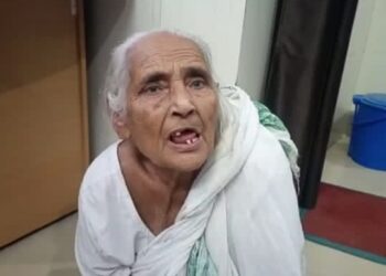 বিধায়কের ‘প্রশ্রয়ে’ নির্যাতন করছে দুই নাতি ! আত্মহত্যার অনুমতি চেয়ে বৃদ্ধার নামে মুখ্যমন্ত্রীর কাছে উড়ো চিঠির তদন্তে পুলিশ